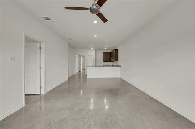 Building Photo - 1125 Lindsey Dr