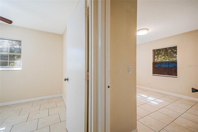 Building Photo - 908 Van Lieu St