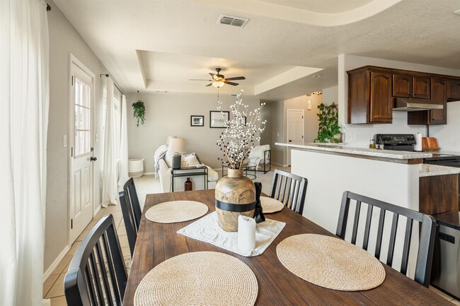 Building Photo - 208 Ramon Cardenas Dr
