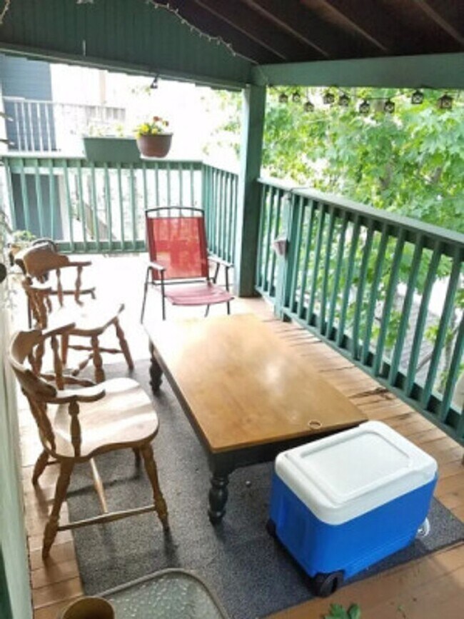 Building Photo - ALLSTON 3 BR Apartment - 9/1