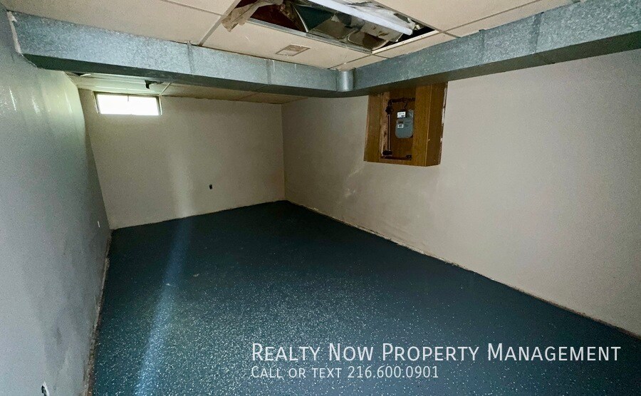 Building Photo - 5200 Miller Ave
