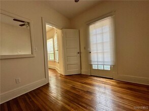 Building Photo - 127 Hayden St