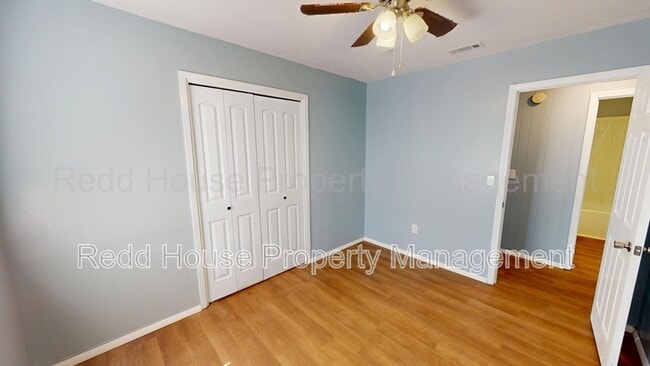 Building Photo - 103 Sherwin St