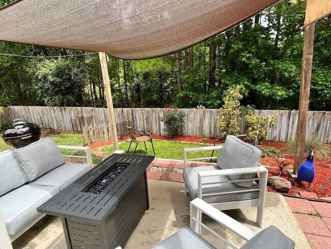 Building Photo - 182 Aquinnah Dr