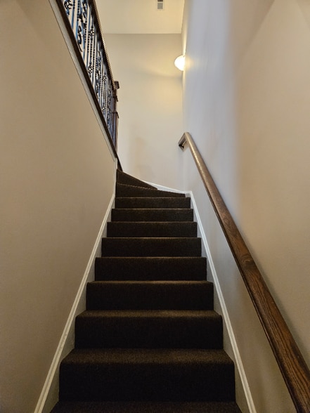 Building Photo - 6330 S Ingleside Ave