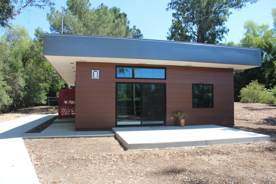 Building Photo - 1220 Rancho Dr