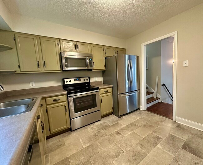 Building Photo - 1812 Sedgewick Dr