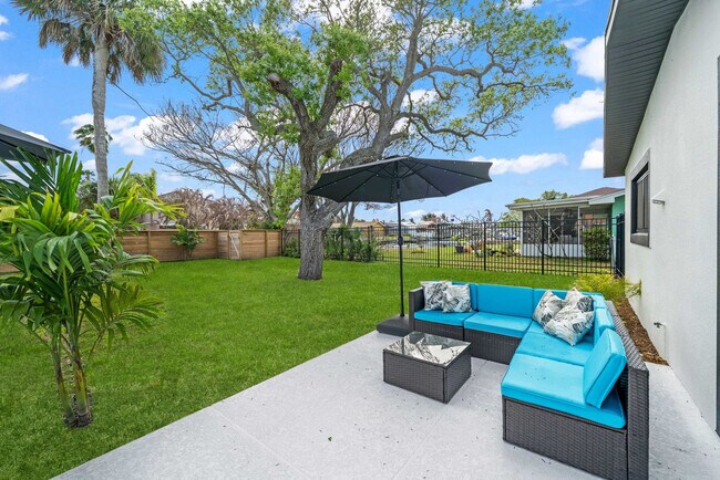 Building Photo - 115 Esther Dr