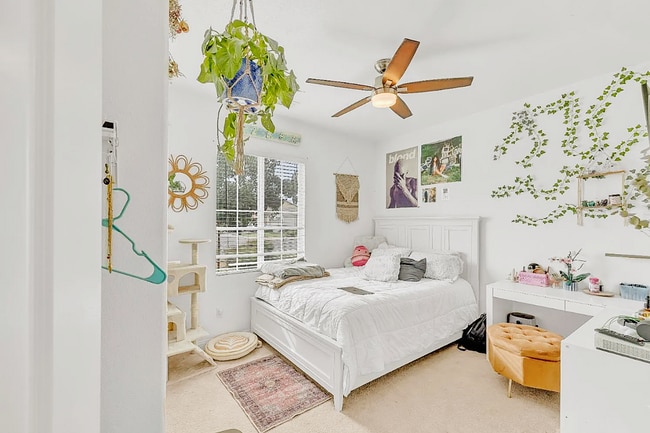 Building Photo - *RENT SPECIAL* Gorgeous 3-bedroom home in ...