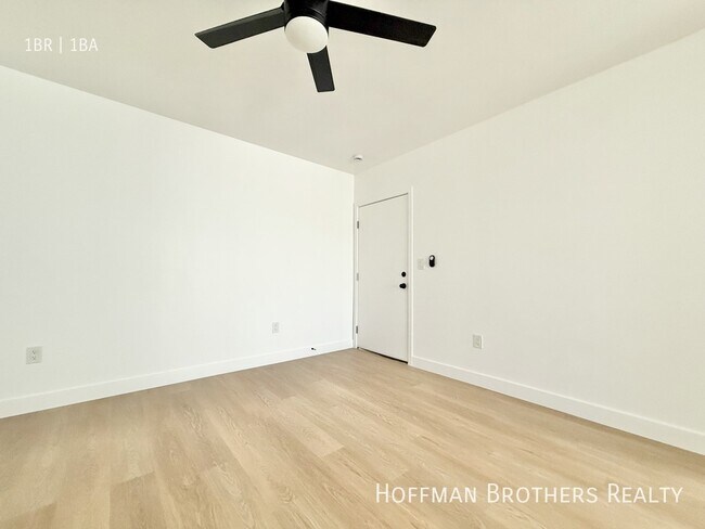 Building Photo - 7310 S Hoover St