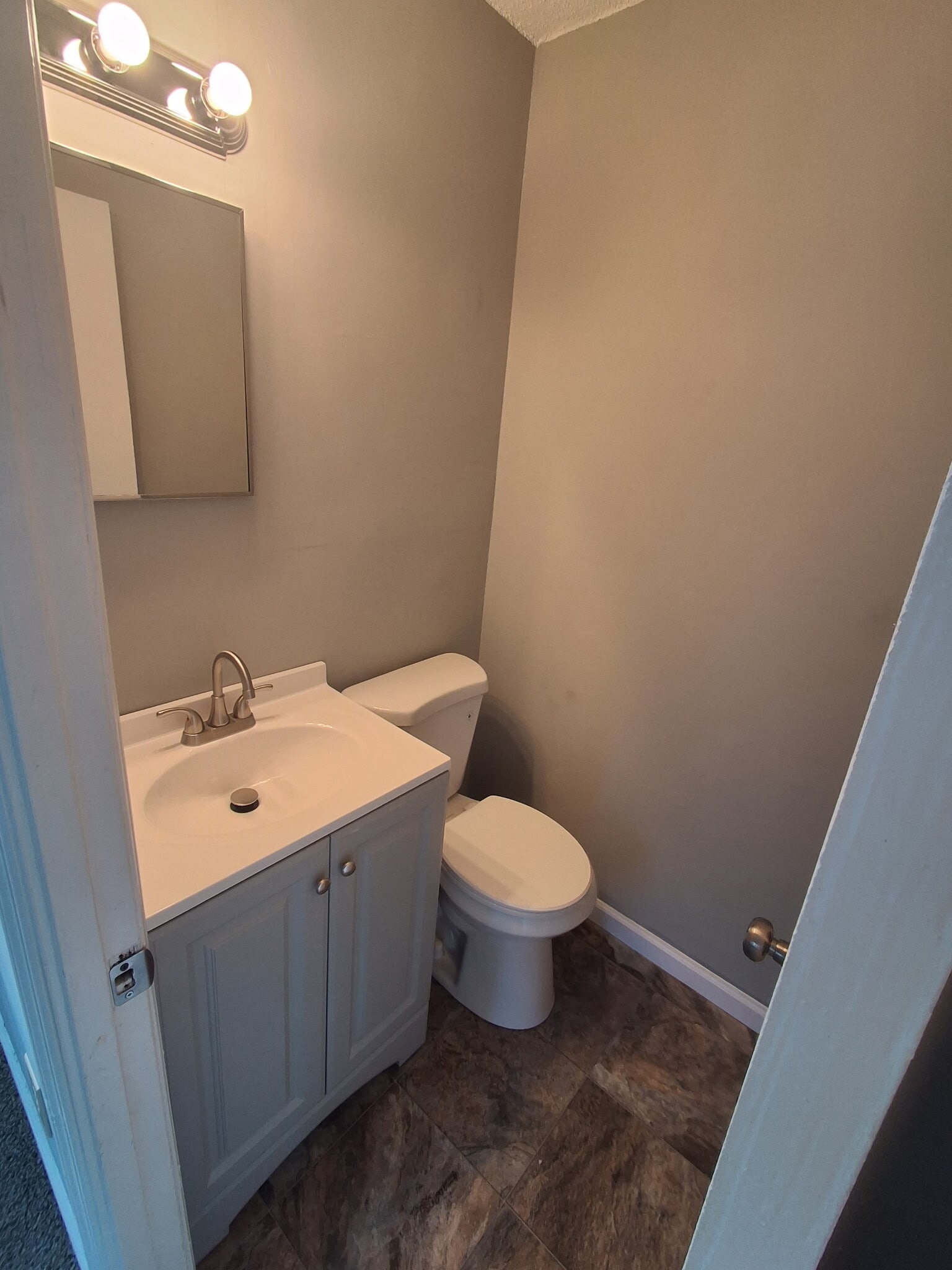 Building Photo - 2541 Huntington Dr