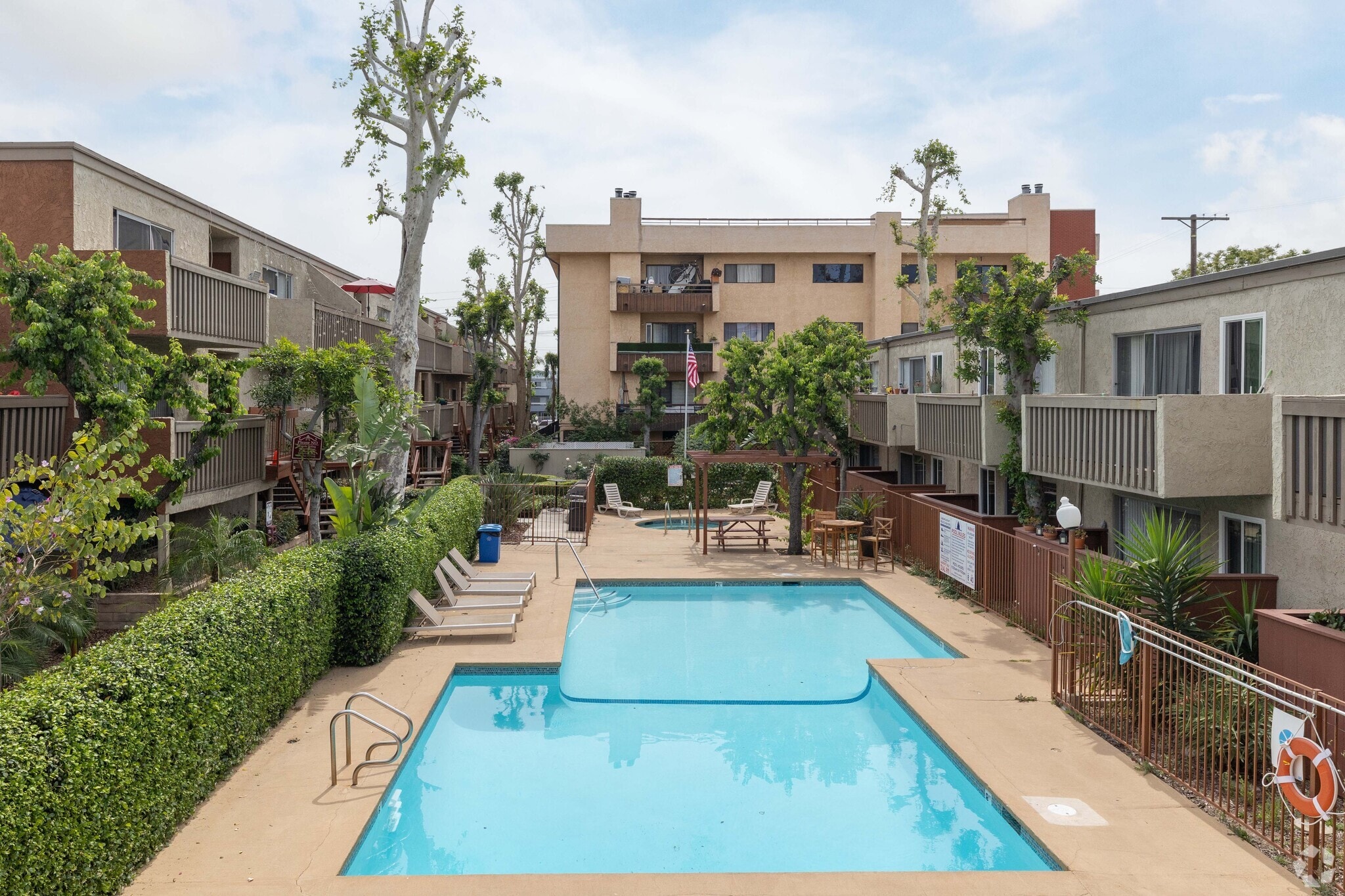 Pool - Alpine Terrace Apartments