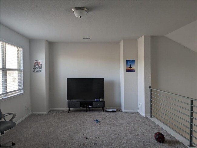 Building Photo - 105 Durmont Pass