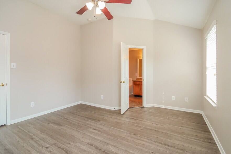 Building Photo - 21506 Lovis Way