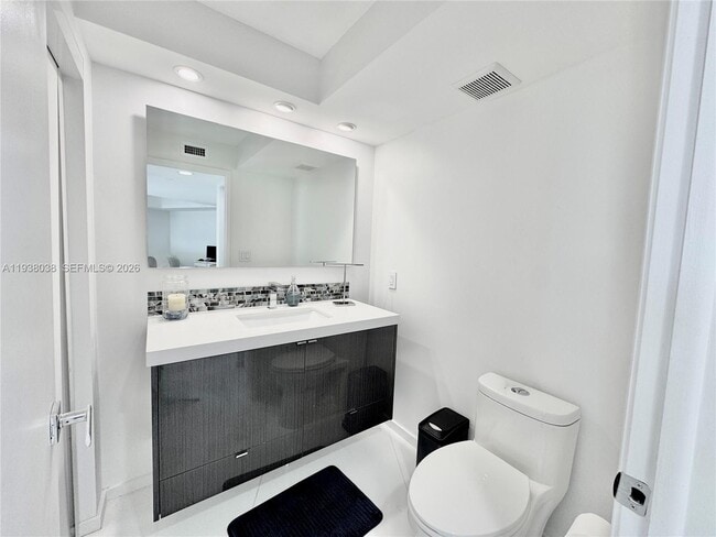 Building Photo - 3600 Mystic Pointe Dr