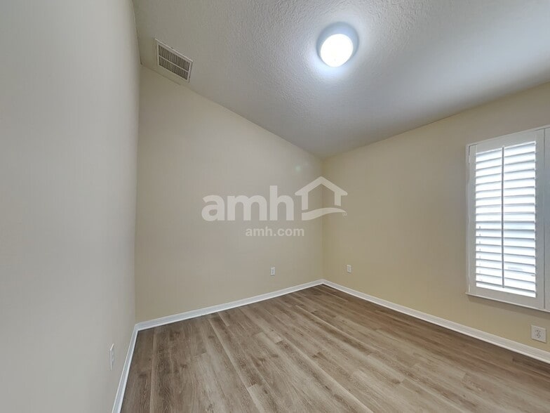 Building Photo - 10234 Perthshire Cir