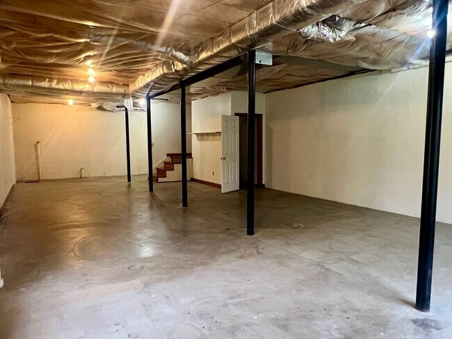 Building Photo - 1212 Ridgewood Ct