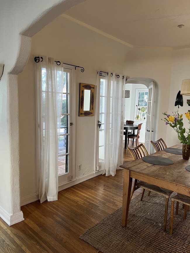 Building Photo - 9639 Farragut Dr