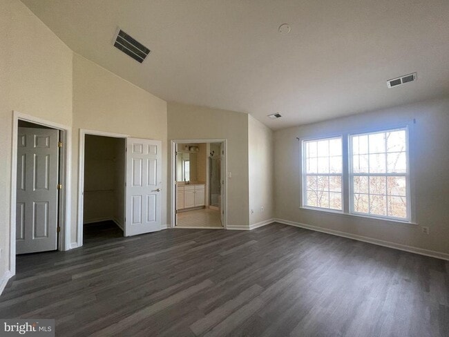 Building Photo - 41851 Cinnabar Square