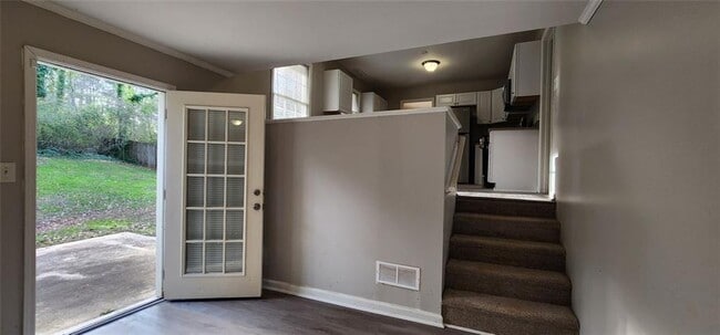 Building Photo - 401 Barbashela Dr