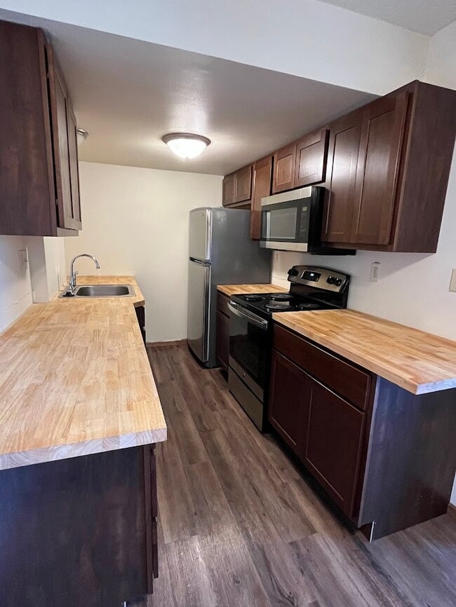 Building Photo - Riverview Tower Apartments