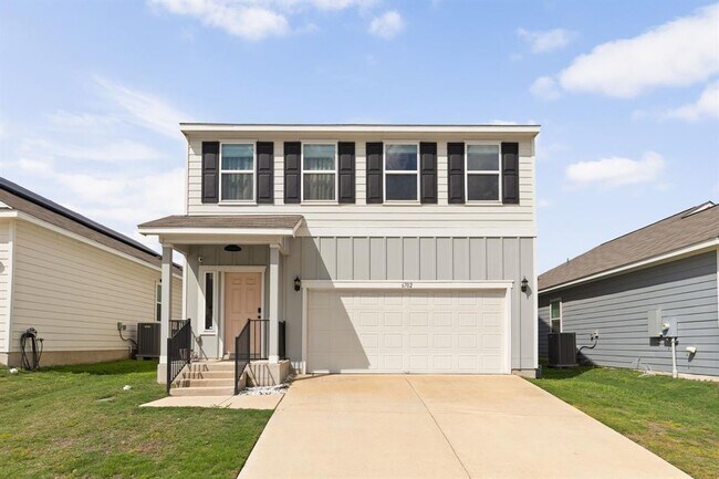 Building Photo - 6702 Routenburn St