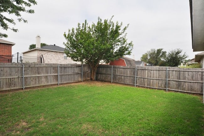 Building Photo - 2971 Celian Dr