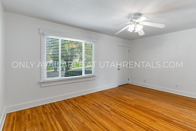 Building Photo - 1278 E 520 S St