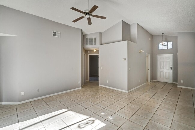 Building Photo - 1033 Lake Davenport Blvd