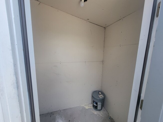 Building Photo - 1406 Anna Way