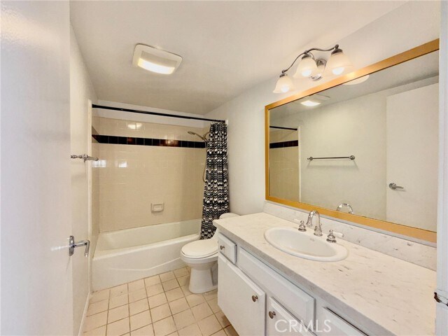 Building Photo - 1129 Larrabee St
