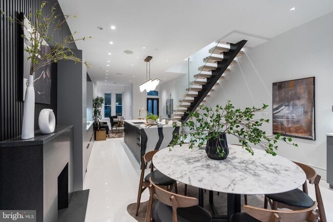 Building Photo - 1604 13th St NW