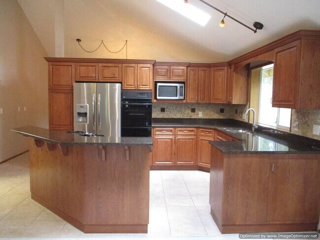 Building Photo - Charming 3-Bedroom Rambler with Spacious B...