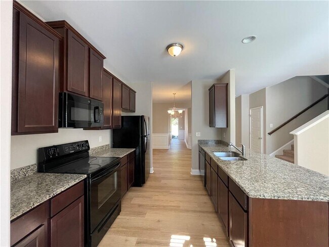 Building Photo - 495 Kirkland Dr