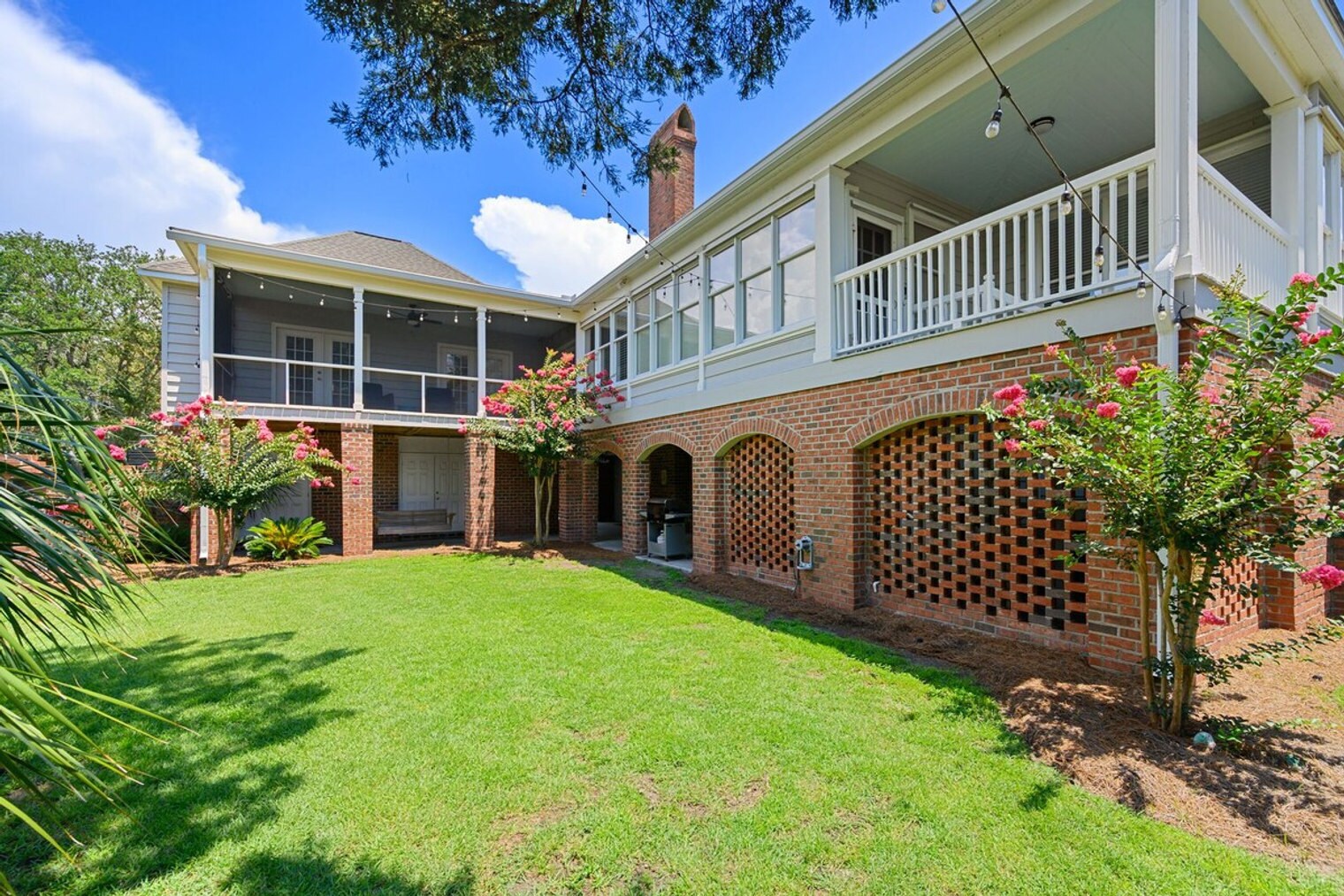 Building Photo - 111 Dune Oaks Dr