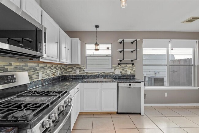 Building Photo - 1518 Weiland Manor Ln