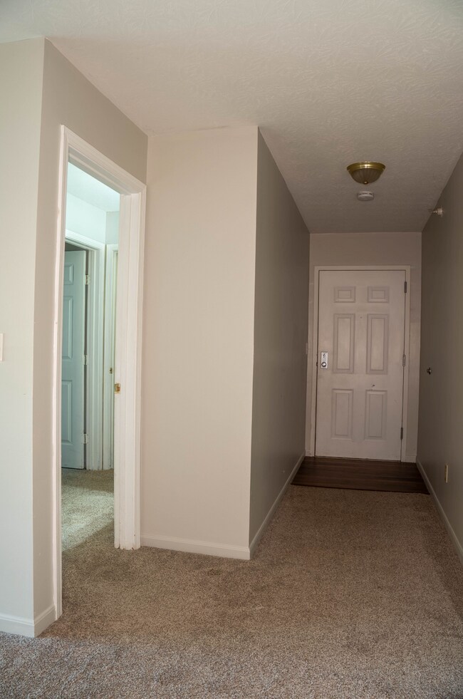 Building Photo - 100 N Rdg Dr