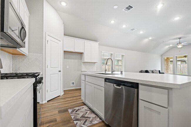 Building Photo - 12918 Catfish River Ct