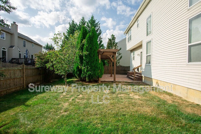 Building Photo - 68 Stoneham Dr