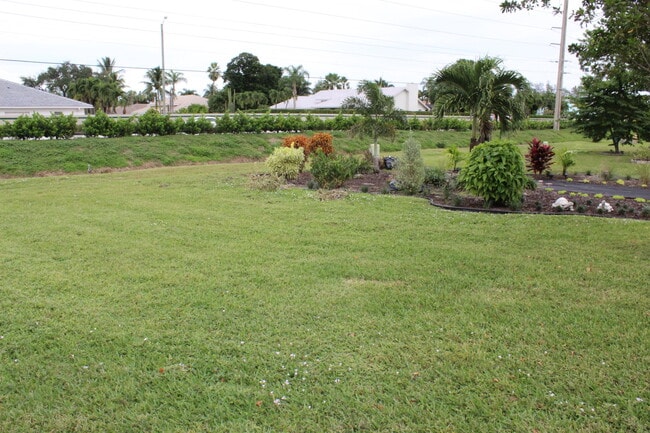 Building Photo - 4595 Laurel Tree Rd