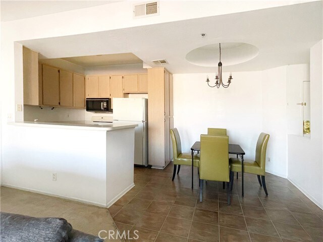 Building Photo - 535 Magnolia Ave