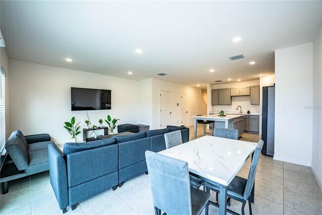 Building Photo - 3883 Academia Ave