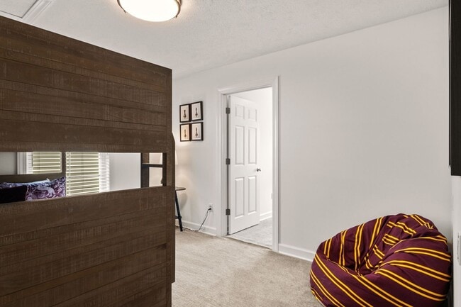 Building Photo - Furnished Pet-Friendly 30-Day Extended Stay Riverfront Condo