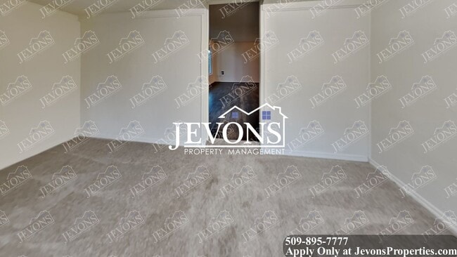 Building Photo - Enjoy the new appliances in this lovely single-family home located in the heart of Tacoma