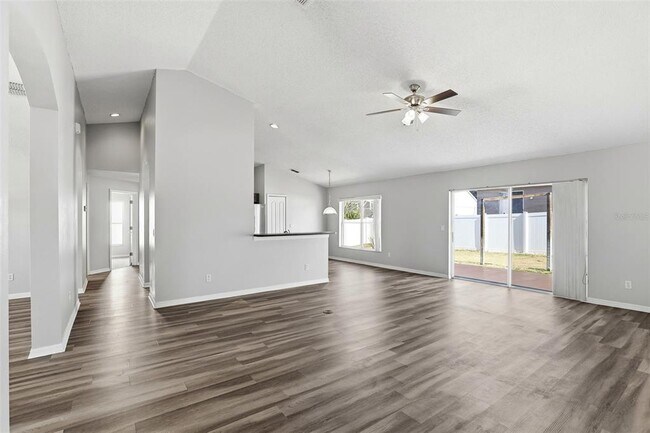 Building Photo - 1791 Florence Vista Blvd