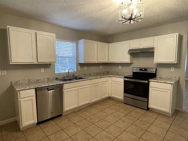 Building Photo - 5619 Swan Lake Dr