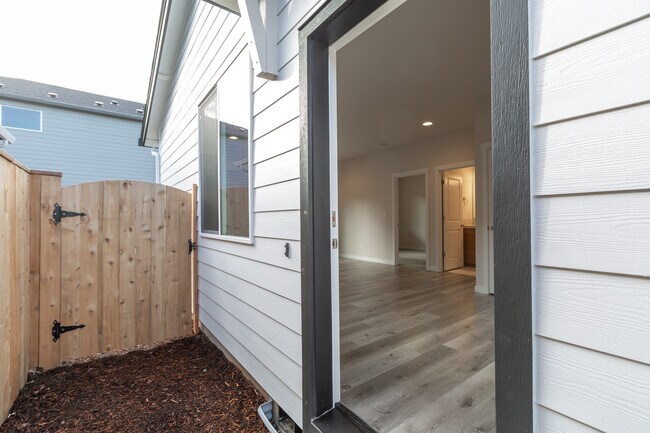 CVD Entry - 16011 NE 30th St