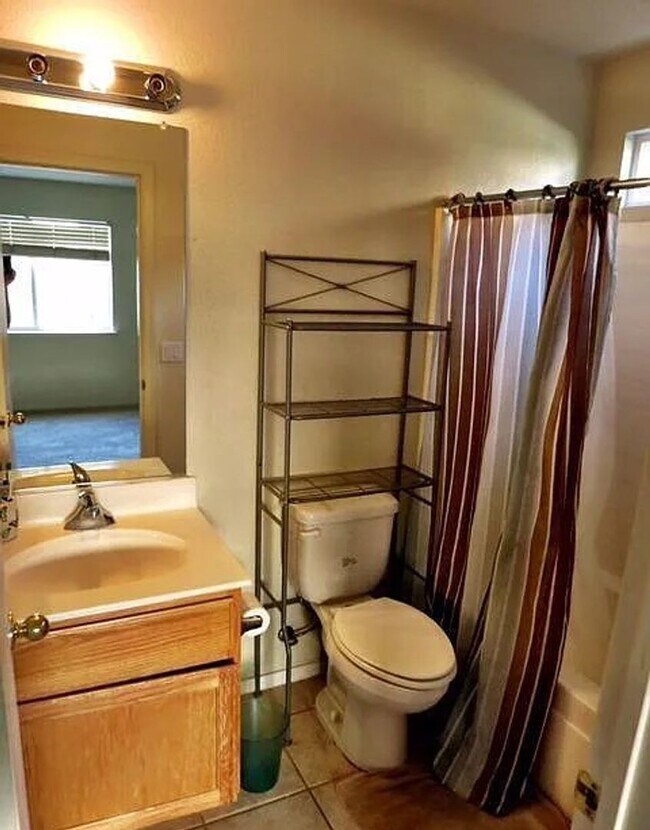 Building Photo - Your Next Home in One of Roseville’s Most Desired Neighborhoods!