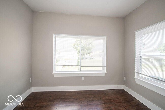 Building Photo - 2029 N College Ave