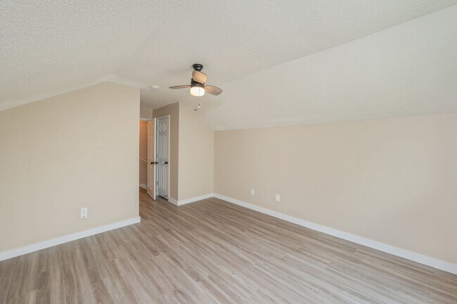 Building Photo - Completely Renovated Home in Niceville!